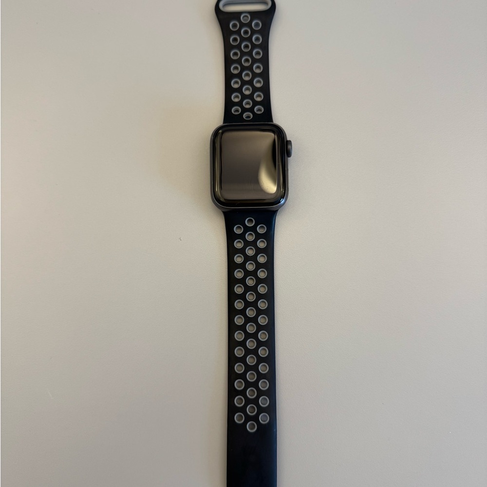 Black Apple Watch Series 5